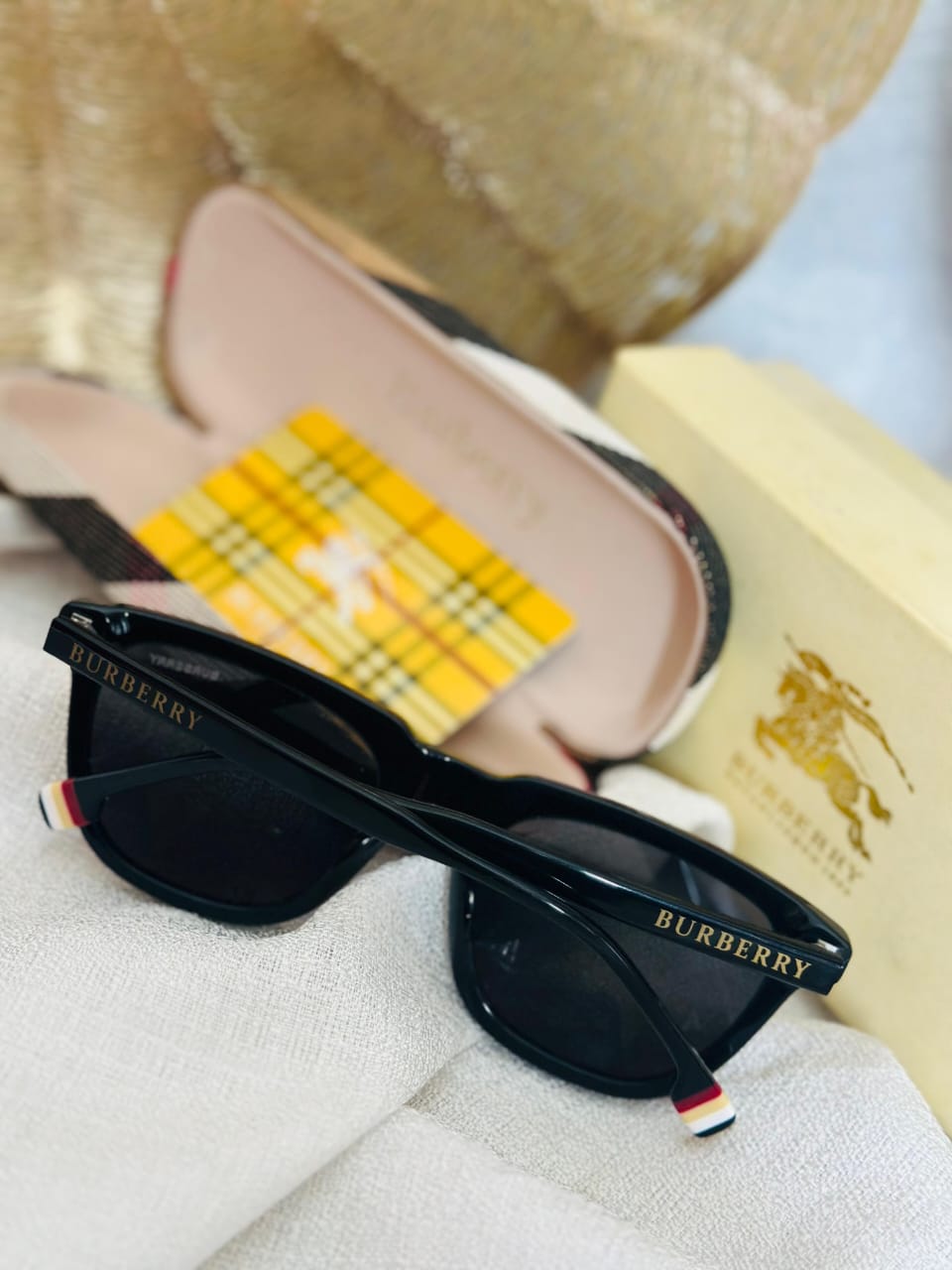 Burberry Sunglass